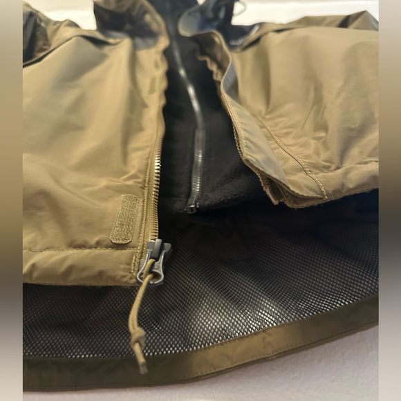 The North Face Men’s Jacket - Picture 7 of 16